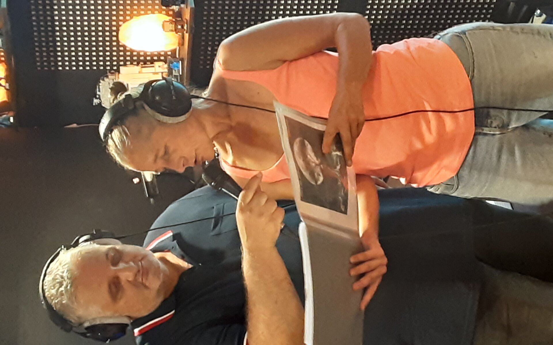 Frère et soeur au studio